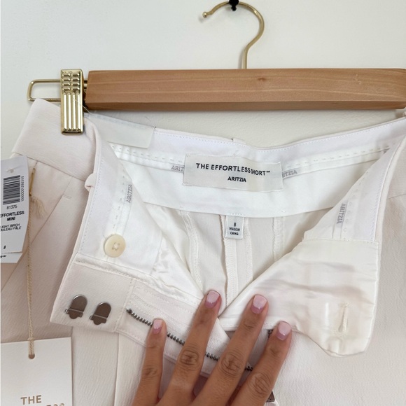 Aritzia Babaton Crepette Effortless Mini Short - Picture 3 of 4